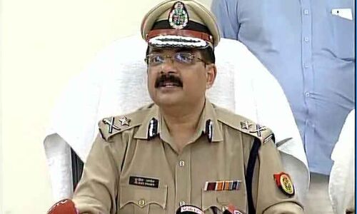 पहले जमकर पी शराब फिर उड़ाई माँ बेटी की इज्जत की धज्जियां पहले जमकर पी शराब फिर उड़ाई माँ बेटी की इज्जत की धज्जियां