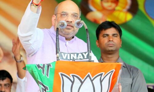 सपा-बसपा यूपी में सांपनाथ और नागनाथ की तरह हैं, सरकार बीजेपी ही बनाने जा रही- अमित शाह सपा-बसपा यूपी में सांपनाथ और नागनाथ की तरह हैं, सरकार बीजेपी ही बनाने जा रही- अमित शाह