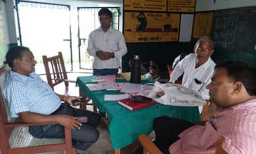 गर्ल्स स्कूल में टीचर कर रहा था गंदा काम, रंगे हाथों पकड़ा गया!