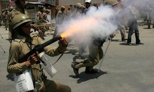 जम्मू-कश्मीर में अब नहीं चलेगी पेलेट गन, मिर्ची बम करेगा रिप्लेस