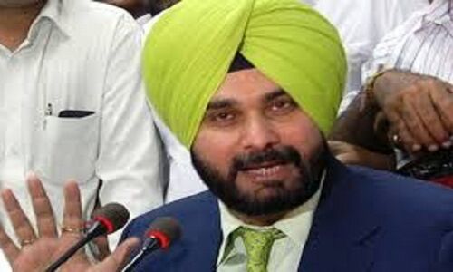 सिद्धू ने लगाया किसानों के दर्द पर मरहम, अपनी कमाई से देंगे 24 लाख