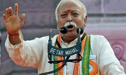 लोंगों ने पूंछा उनकी जनसंख्या बढ़ रही है, भागवत बोले हिन्दुओं को किसने रोका लोंगों ने पूंछा उनकी जनसंख्या बढ़ रही है, भागवत बोले हिन्दुओं को किसने रोका