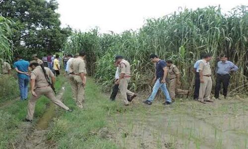 बुलंदशहर रेप कांड: वो पापा पापा चिल्लाती रही और में अभागा बाप कुछ... बुलंदशहर रेप कांड: वो पापा पापा चिल्लाती रही और में अभागा बाप कुछ...