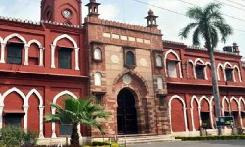 अलीगढ़: एएमयू में 64वां दीक्षांत समारोह, 5 हजार छात्र छात्राओं को दी जाएगी डिग्रियां