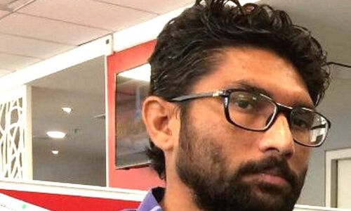 जमानत पर बाहर चल रहे विधायक जिग्नेश मेवानी समेत 12 लोगों को 3 महीने की जेल