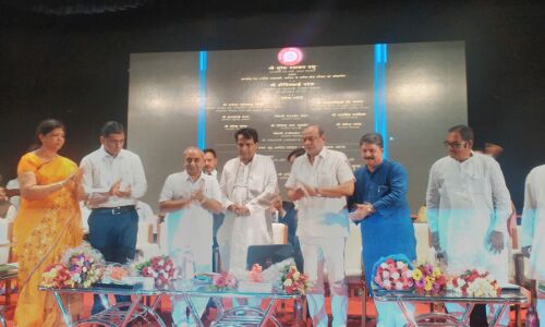 प्रभु ने चार नई रेलगाड़ियों की घोषणा की