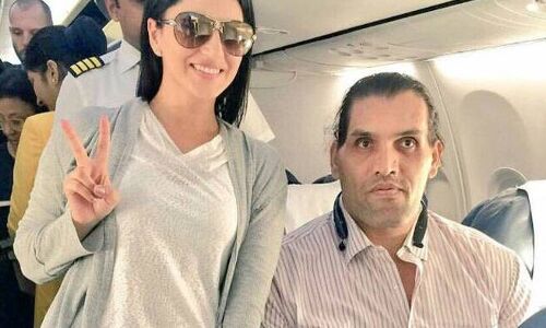 द ग्रेट खली के स्टाइल में सनी लियोन ने कर दी मेकअप आर्टिस्ट पिटाई, विडियो हुआ वायरल