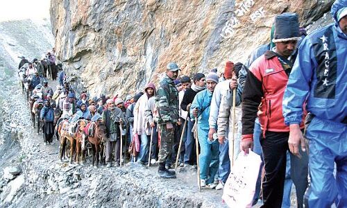 छड़ी मुबारक के साथ संपन्न हुई अमरनाथ यात्रा ,इस साल आई श्रद्धालुओं की संख्या में भरी कमी छड़ी मुबारक के साथ संपन्न हुई अमरनाथ यात्रा ,इस साल आई श्रद्धालुओं की संख्या में भरी कमी