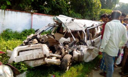 NH-28 पर कार-ट्रक की भिड़ंत, आजमगढ़ के 8 लोगों की मौत