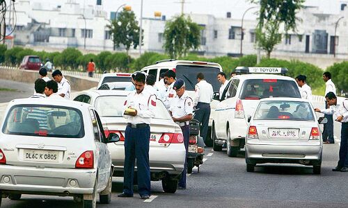 दिल्ली में 1 अप्रैल से बदलने जा रहे ड्राइविंग के नियम, इस एक गलती पर 10,000 रुपये जुर्माना या जेल, दूसरी पर...तीसरी पर क्या होगा जानें