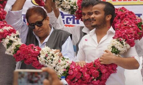 आज़म के बेटे ने चुनाव से पहले ही राजघराने के नावेद को हराया!