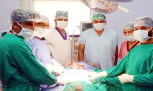 पंजाब के सिपाही के पेट से निकले 40 लौहे के चाकू डाक्टर हैरान पंजाब के सिपाही के पेट से निकले 40 लौहे के चाकू डाक्टर हैरान