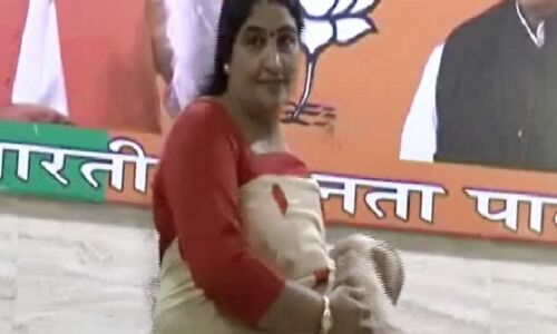 बीजेपी के पूर्व मंत्री का कुत्ता चोरी, ढूंढने के लिए पत्नी ने मांगी फोर्स बीजेपी के पूर्व मंत्री का कुत्ता चोरी, ढूंढने के लिए पत्नी ने मांगी फोर्स