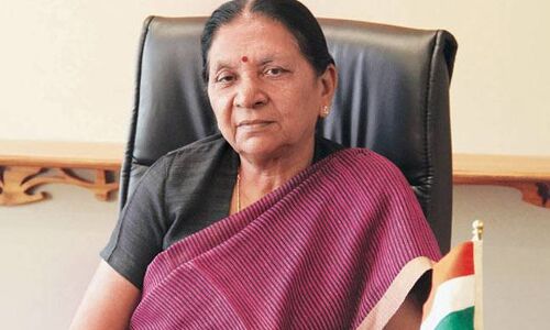 गुजरात की मुख्यमंत्री आनंदी बेन पटेल ने दिया इस्तीफा