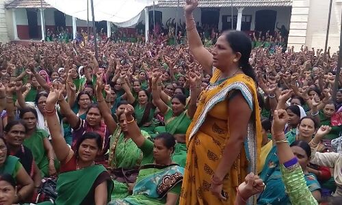 थाली पीट पीट कर केंद्र व् राज्य सरकार को चेताया