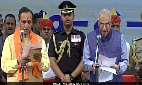 विजय रूपानी ने ली गुजरात के मुख्यमंत्री पद की शपथ, आनंदीबेन मंत्रिमंडल के 9 चेहरों की छुट्टी
