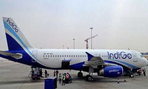 इंडिगो की एक और लापरवाही: यात्री को बस में बिठाया लेकिन विमान में चढ़ने से रोका