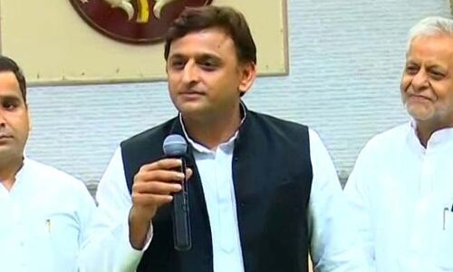 बिजनौर में दंगा में मृतकों को सीएम अखिलेश ने दिए 20 लाख और घायलों को 5 लाख