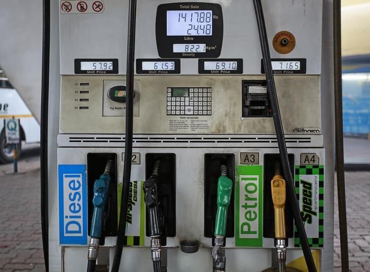 लगातार 13वें दिन बढ़े पेट्रोल-डीजल के दाम, दिल्ली में 80 रुपये के पास पहुंचा तेल