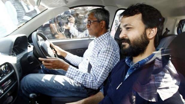 अरविंद केजरीवाल को एक और झटका, आशुतोष के बाद छोड़ी आशीष खेतान ने पार्टी