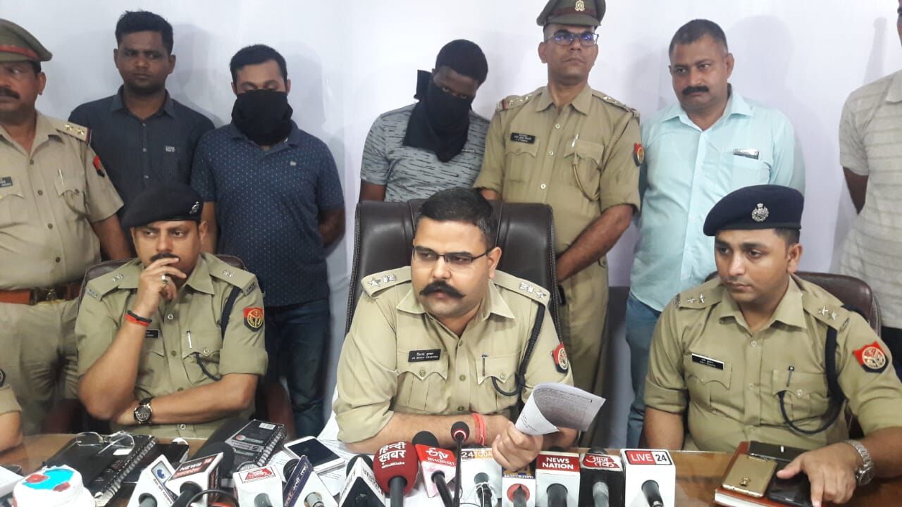 गाजियाबाद पुलिस ने एसिड अटैक की घटना को किया दो दिन में खुलासा, दो आरोपी गिरफ्तार कर भेजे जेल गाजियाबाद पुलिस ने एसिड अटैक की घटना को किया दो दिन में खुलासा, दो आरोपी गिरफ्तार कर भेजे जेल