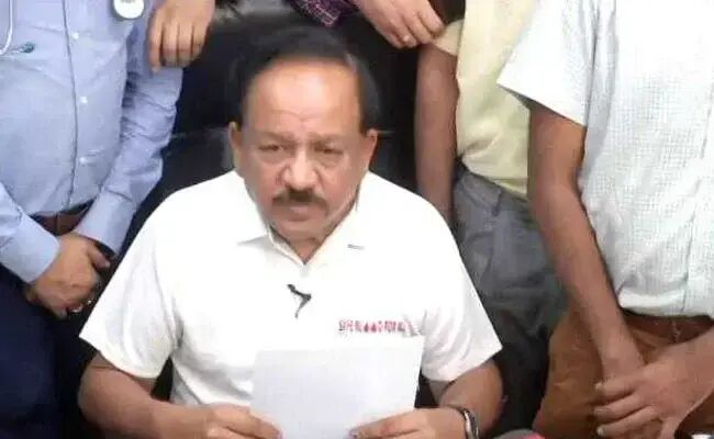 चमकी बुखार का कहर रुकने का नाम नही ले रहा,केंद्रीय स्वास्थ्य मंत्री कल रहेगे बिहार दौरे पर चमकी बुखार का कहर रुकने का नाम नही ले रहा,केंद्रीय स्वास्थ्य मंत्री कल रहेगे बिहार दौरे पर