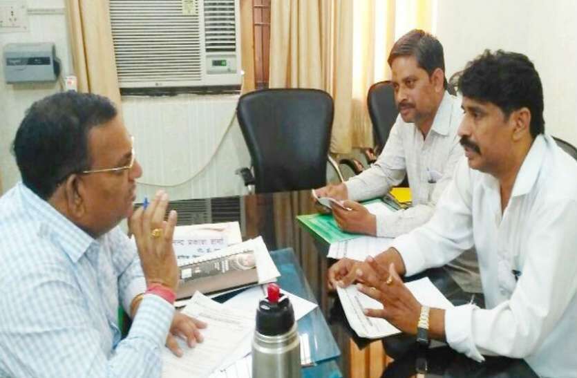 उत्तर प्रदेश में शिक्षक के 41556 पदों के लिए भर्ती शुरू, ऑनलाइन आवेदन करें उत्तर प्रदेश में शिक्षक के 41556 पदों के लिए भर्ती शुरू, ऑनलाइन आवेदन करें