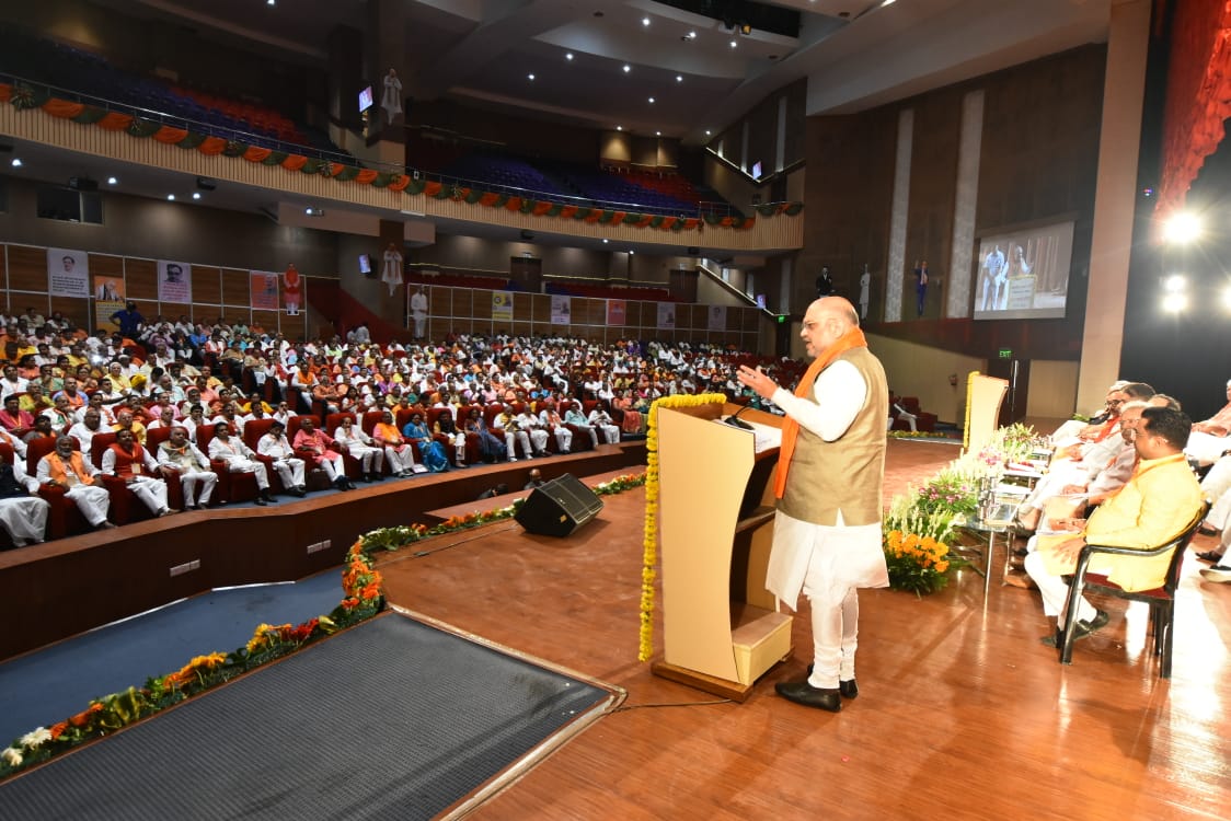 अमित शाह ने रखा यूपी में 74 सीटों पर जीत का लक्ष्य, बताया ये प्लान! अमित शाह ने रखा यूपी में 74 सीटों पर जीत का लक्ष्य, बताया ये प्लान!