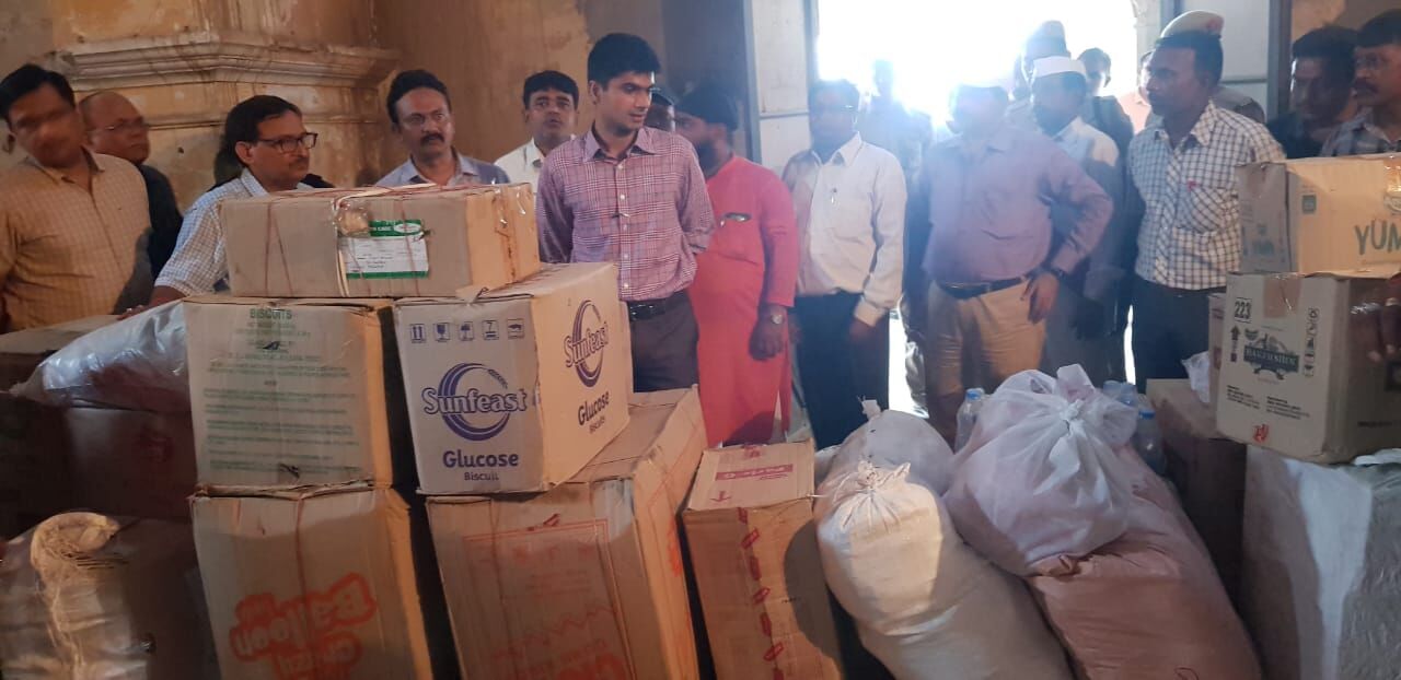 सिविल डिफेंस ने इलाहाबाद जिला प्रशासन को केरल के लिए उपलब्ध करायी राहत सामग्री सिविल डिफेंस ने इलाहाबाद जिला प्रशासन को केरल के लिए उपलब्ध करायी राहत सामग्री