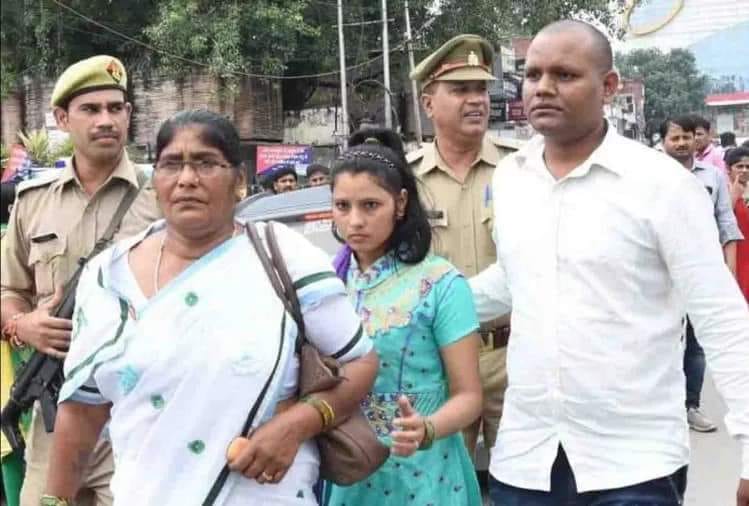 आईपीएस सुरेंद्र दास का सेवेन लाइन लेटर, परेशान होकर यह कदम उठा रहा हूं, रवीना आई लव यू... आईपीएस सुरेंद्र दास का सेवेन लाइन लेटर, परेशान होकर यह कदम उठा रहा हूं, रवीना आई लव यू...