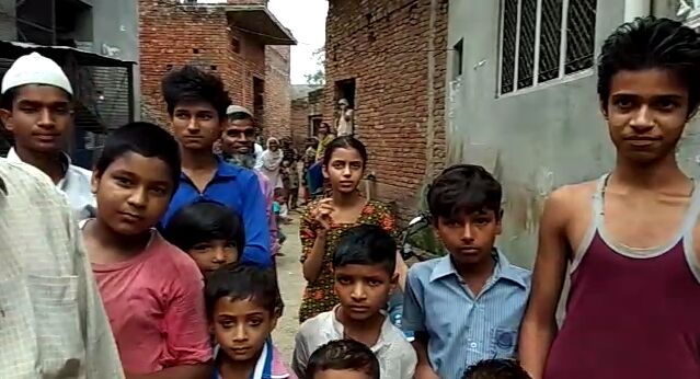 कुर्बानी से नाराज़ एक पक्ष के लोगो ने नही पढ़ी नमाज़, कुर्बानी से किया इंकार कुर्बानी से नाराज़ एक पक्ष के लोगो ने नही पढ़ी नमाज़, कुर्बानी से किया इंकार