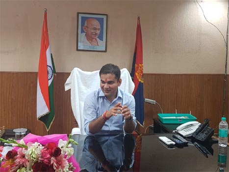 बढते अपराध के खिलाफ एसएसपी को ज्ञापन बढते अपराध के खिलाफ एसएसपी को ज्ञापन