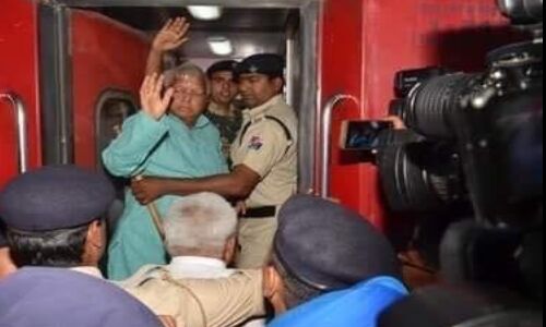 लालू के मना करने के बाद भी भेजा वापस जेल, क्या बीजेपी ने राहुल के चलते खेला खेल या फिर ....! लालू के मना करने के बाद भी भेजा वापस जेल, क्या बीजेपी ने राहुल के चलते खेला खेल या फिर ....!