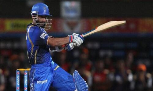 IPL 11 : 13वें ओवर में रोबिन उथप्पा हुए आउट , दिनेश कार्तिक क्रीज़ पर