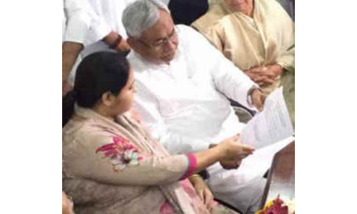 मीसा भारती ने दिया चाचा नीतीश को शादी का न्यौता और बोली ...?