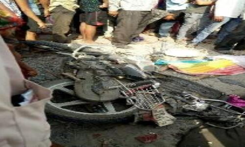 हरदोई: दर्दनाक हादसे में 3 की मौत,आक्रोशित भीड़ ने लगाया जाम हरदोई: दर्दनाक हादसे में 3 की मौत,आक्रोशित भीड़ ने लगाया जाम
