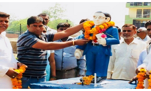 बीजेपी नेता प्रवीण नागर ने अम्वेडकर जयंती पर माल्यार्पण कर बाबा साहब को दी श्रद्धांजलि बीजेपी नेता प्रवीण नागर ने अम्वेडकर जयंती पर माल्यार्पण कर बाबा साहब को दी श्रद्धांजलि