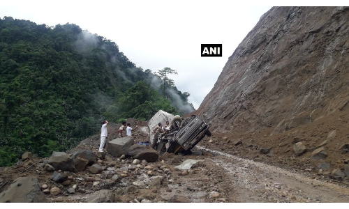 अरुणाचल प्रदेश: सड़क हादसे में ITBP के 4 जवानों की मौत अरुणाचल प्रदेश: सड़क हादसे में ITBP के 4 जवानों की मौत