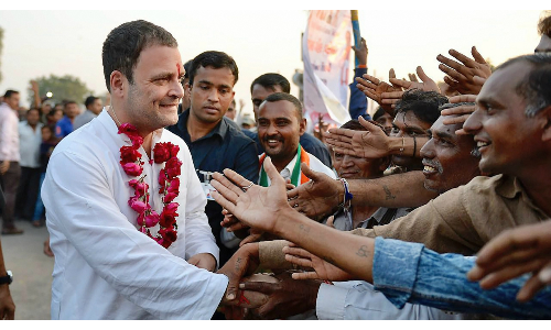 राहुल गांधी के रोड शो में हुआ धमाका, आग की लपटों के करीब से गुजरे कांग्रेस अध्यक्ष...