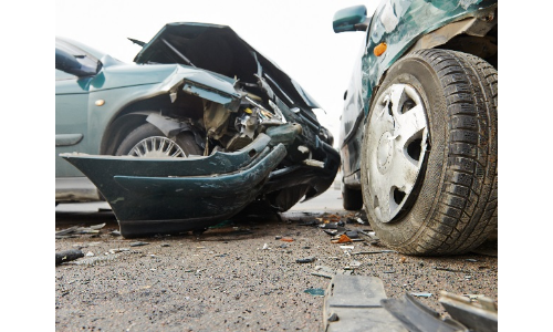 ग्रेटर नोएडा में दर्दनाक सड़क हादसा, पांच की मौत, चार घायल