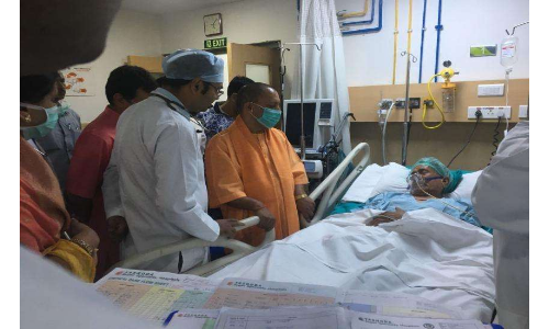 गाजियाबाद : यशोदा हॉस्पिटल में भर्ती बहनोई से मिलने पहुंचे CM योगी आदित्यनाथ!
