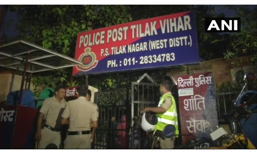 दिल्ली : पुलिस चौकी के भीतर नाबालिग लड़की ने लगाई फांसी, मां ने लगाए ये गंभीर आरोप!