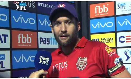 IPL11: पर्पल कैप पाते ही फफक-फफक कर रो पड़ा यह फास्ट बॉलर, देखिए- VIDEO