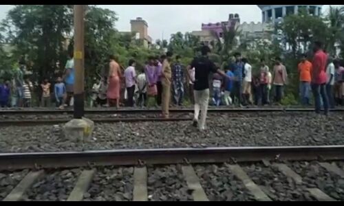 कोलकाता के दमदम रेलवे लाइन के पास बम धमाका, एक शख्स गंभीर रूप से घायल