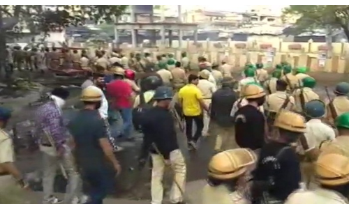 महाराष्ट्र: औरंगाबाद में दो गुटों में हिंसक झड़प, भारी संख्या में पुलिसबल तैनात, धारा 144 लागू