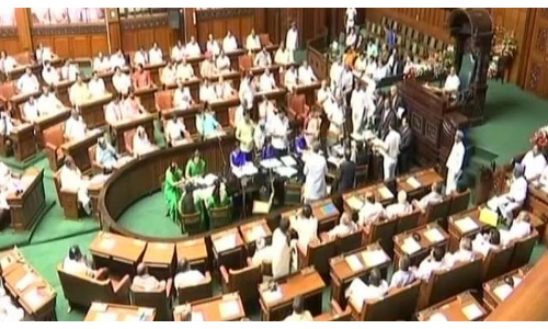 कर्नाटक फ्लोर टेस्ट LIVE: बहुमत परीक्षण से पहले कांग्रेस के लापता विधायक पहुंचे विधानसभा, अब... कर्नाटक फ्लोर टेस्ट LIVE: बहुमत परीक्षण से पहले कांग्रेस के लापता विधायक पहुंचे विधानसभा, अब...