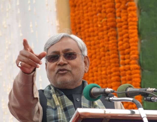 नीतीश कुमार का पलटवार, मैं बिहार विधानसभा भंग करने को तैयार, लेकिन यूपी विधानसभा भी भंग हो