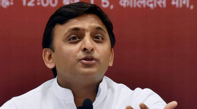 यूपी का माहौल खराब करने को गुजराती और हैदराबादी भाई एक दिन आये लखनऊ- सपा यूपी का माहौल खराब करने को गुजराती और हैदराबादी भाई एक दिन आये लखनऊ- सपा
