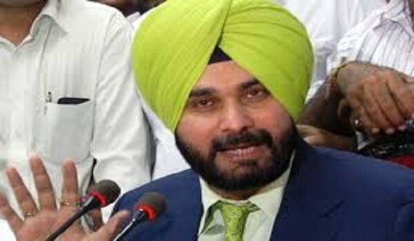 सिद्धू ने लगाया किसानों के दर्द पर मरहम, अपनी कमाई से देंगे 24 लाख