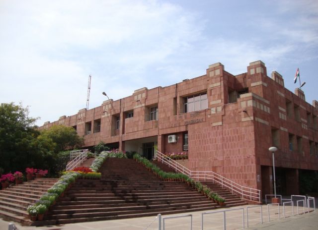 क्या राष्ट्रवाद की ज़रूरत अकेले JNU को है ? क्या राष्ट्रवाद की ज़रूरत अकेले JNU को है ?